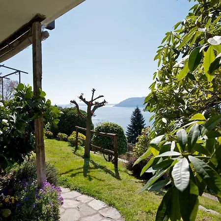 Apartment Vista Borromeo